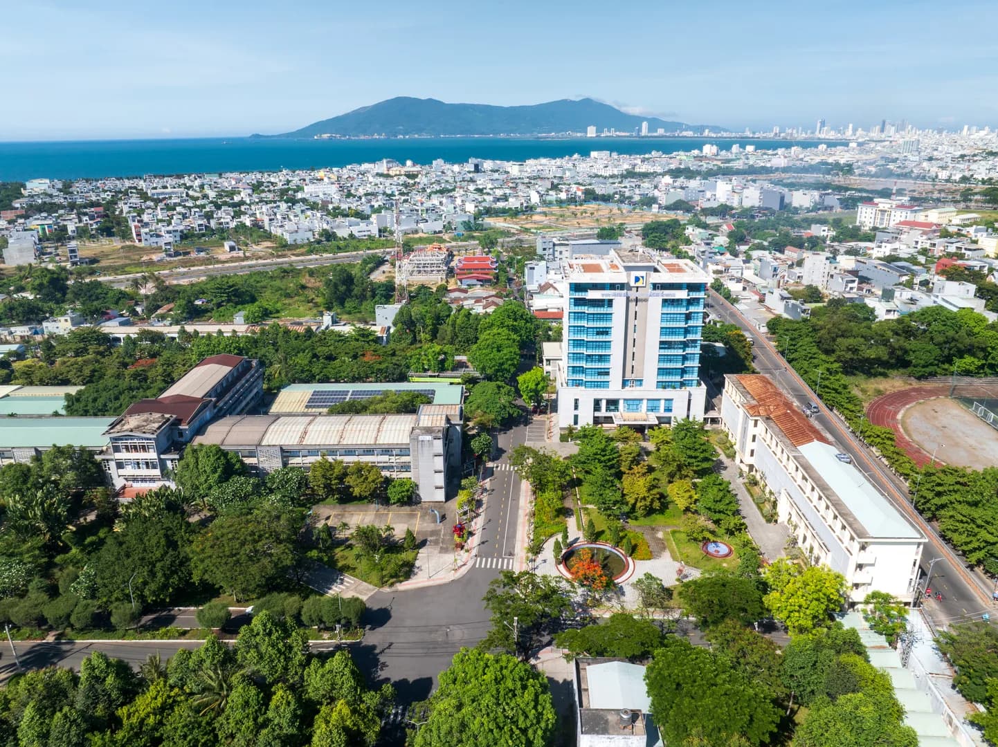 Tiên phong tương lai
qua nghiên cứu cơ bản